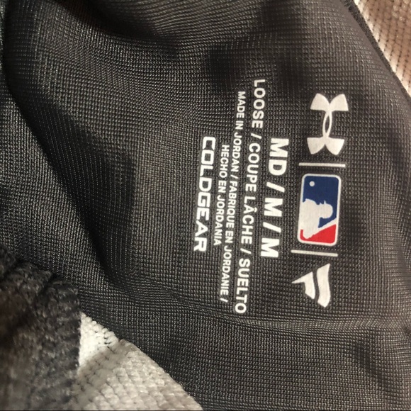 NEW! Under Armour Yankees Performance Hoodie Grey - Picture 7 of 8